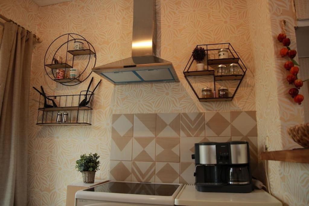Καλινοβου 1 Κευελπιδων Πεδιον Αρεωσ Apartment Athens Exterior photo